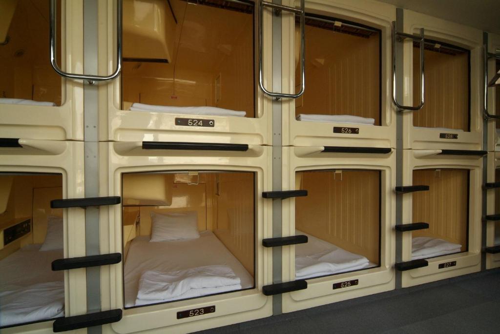 Capsule Hotel & Sauna Ikebukuro Plaza Токио Стая снимка