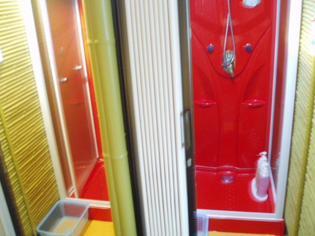 Capsule Hotel & Sauna Ikebukuro Plaza Токио Стая снимка